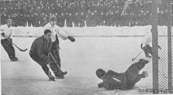 открылся чемпионат СССР по хоккею с мячом
